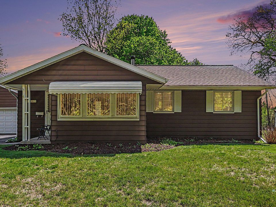 1st image of 2561 Parkside Dr