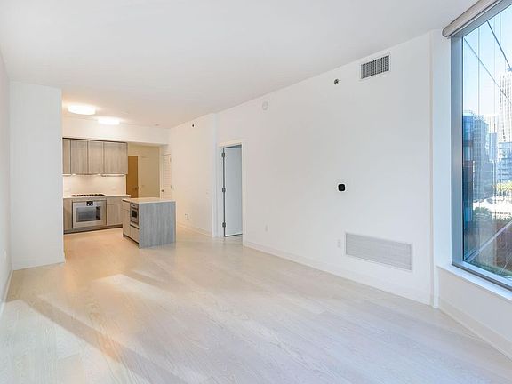 2nd image of 333 Beale St APT 6C