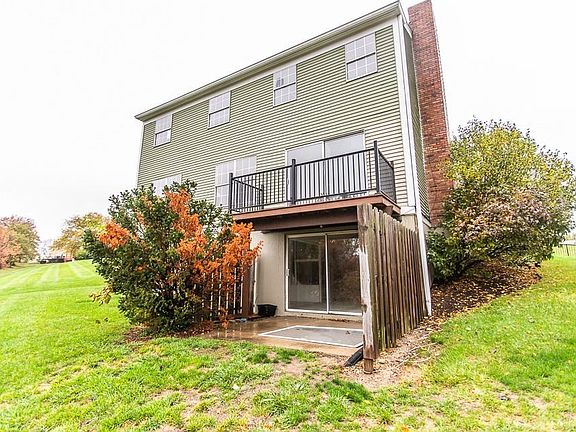 2nd image of 46 Applewood Dr #46