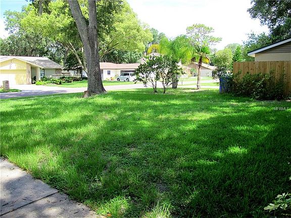2nd image of 3226 Las Brisas Dr