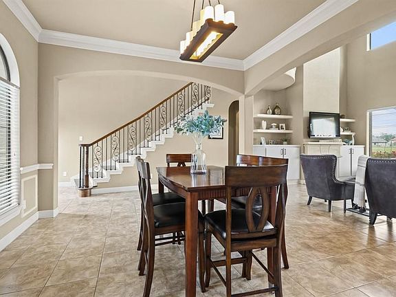 5th image of 11557 Grandview Dr