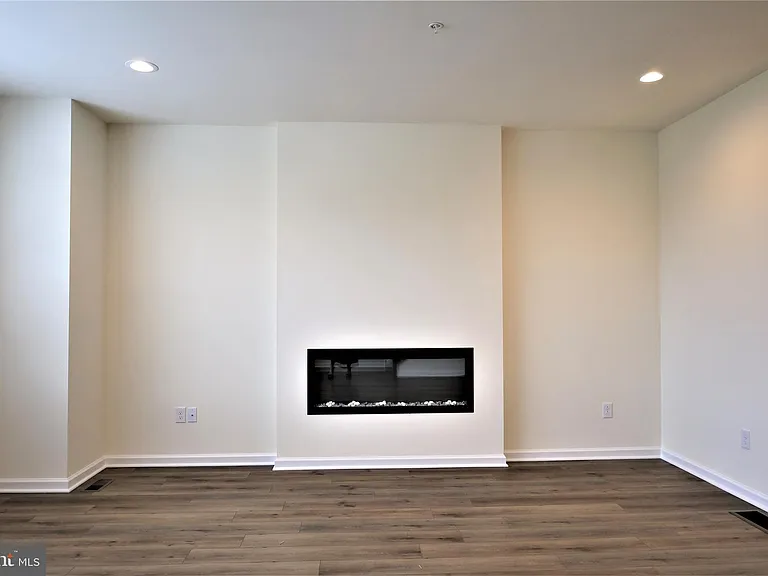 61 Becker Dr — Photo 6