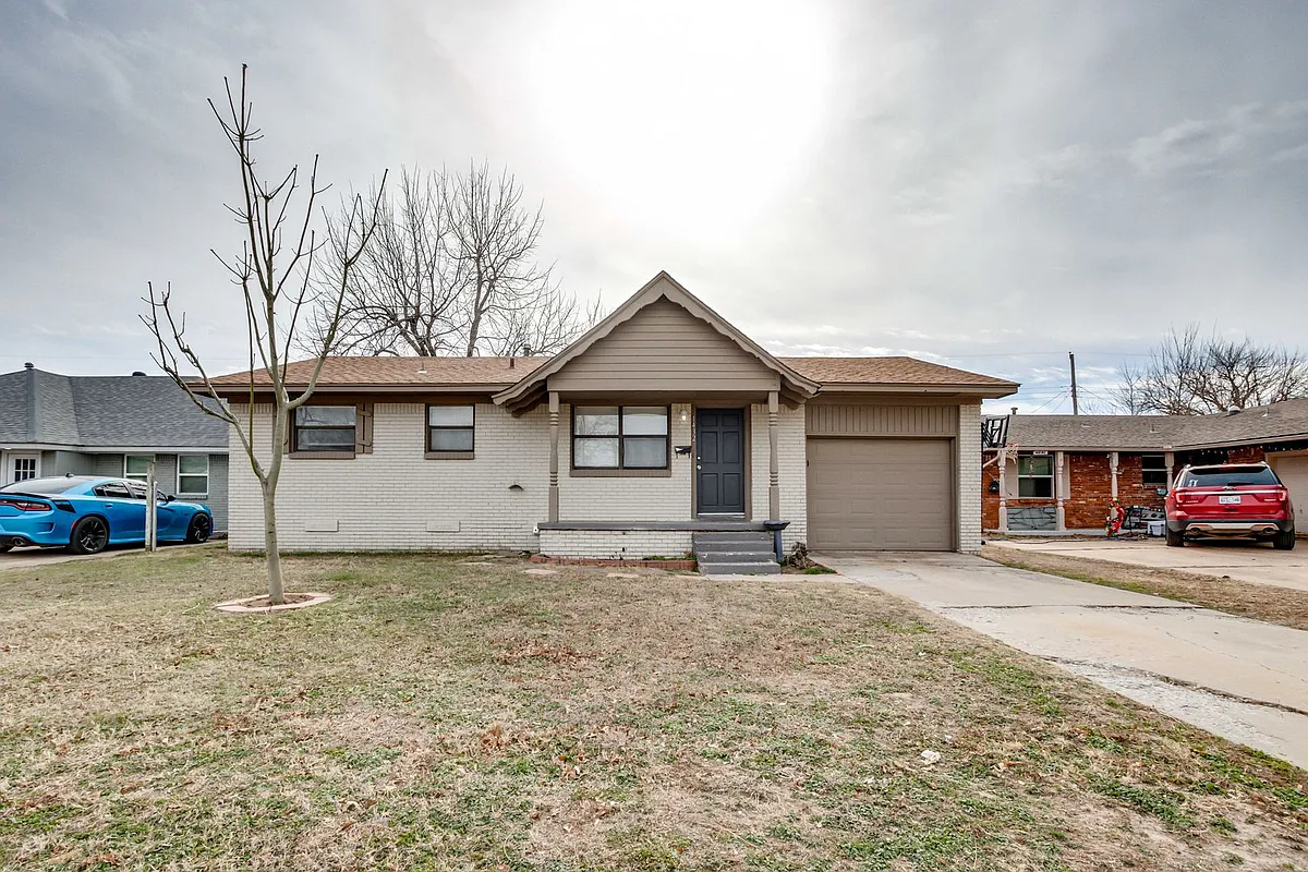 Building Photo - 1432 SW 61st Ter