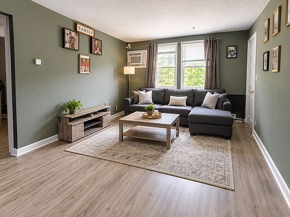 2nd image of 160 Tyngsboro Rd APT 6C