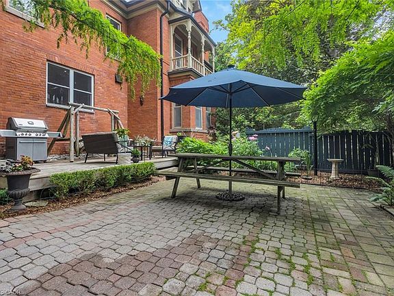 5th image of 105 Vansittart Ave