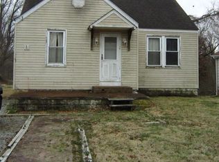 9964 South Rd, Fairview Heights, IL 62208