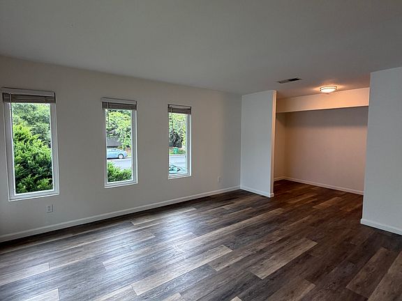 5th image of 1717 Mission Blvd