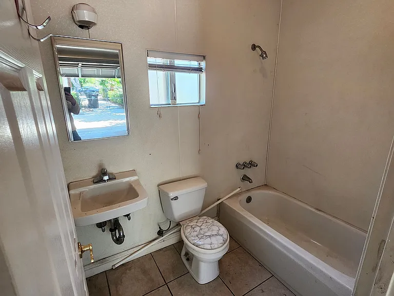 404 Plaza Serena — Photo 29