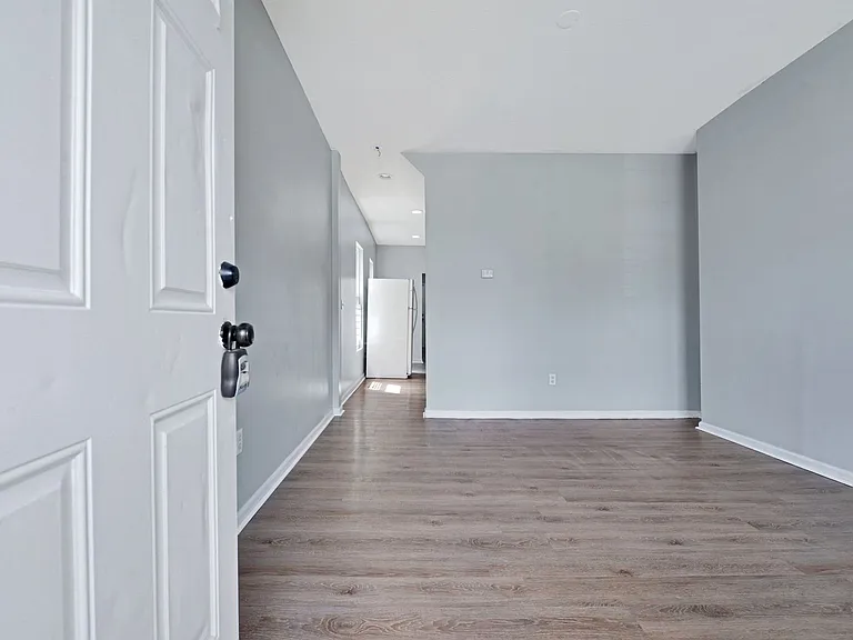195-197 E Innis Ave #2-195 — Photo 2