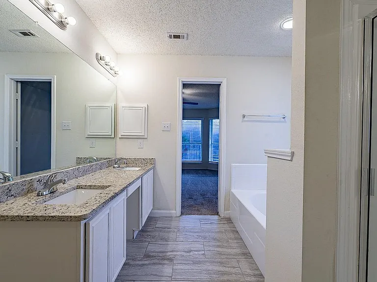 1408 Belaire Dr — Photo 32