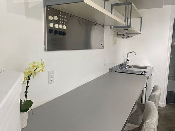 5th image of 449 Vermont St #1