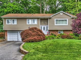 19 Shepherds Dr, Scarsdale, NY 10583