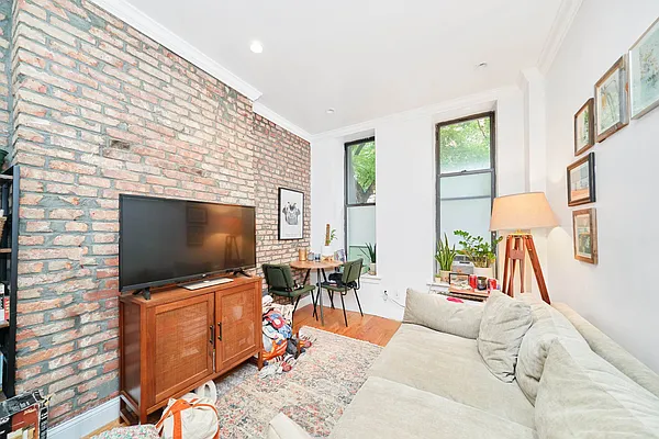 Rented by Living New York | media 11