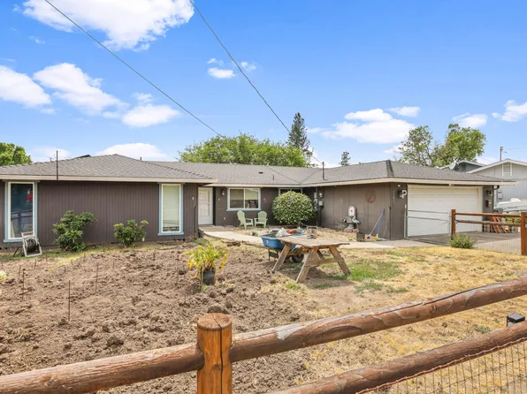 1741 Serenity Dr, Medford, OR 97504