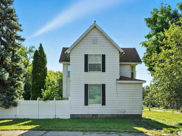 320 16th Ave N, Clinton, IA 52732