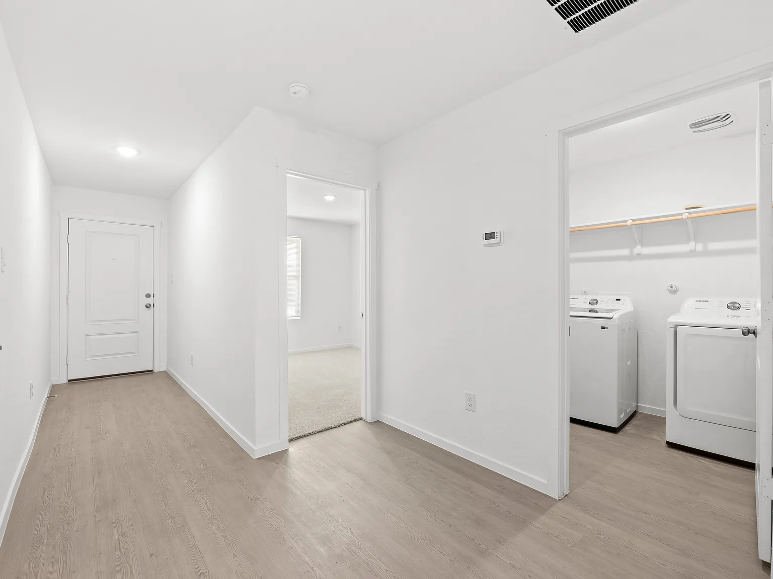 4 bed, 1850 sqft, $2,099 — Photo 2