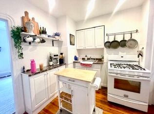 4 Battery St APT 2, Boston, MA 02109