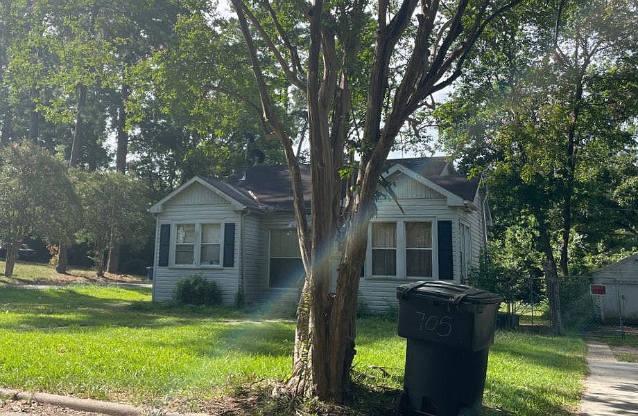 1st image of 701 Boulevard St