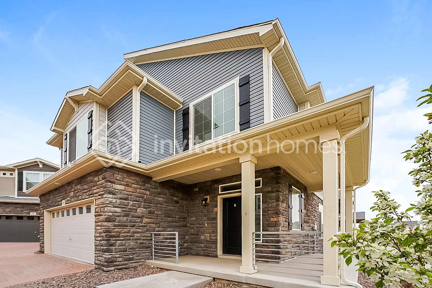 211 S Old Hammer Court Aurora, CO 80018 — Photo 1
