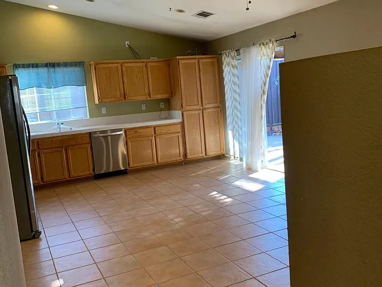 513 Saddleback Cir — Photo 7