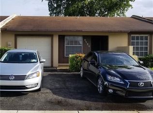 9521 W Daffodil Ln, Miramar, FL 33025