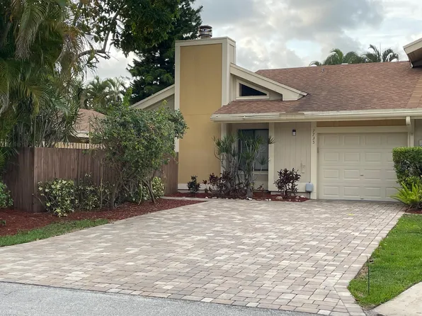 7735 Kenway Pl E, Boca Raton, FL 33433
