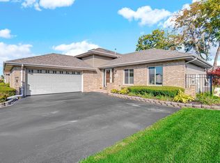 901 Robin Ct, Dyer, IN