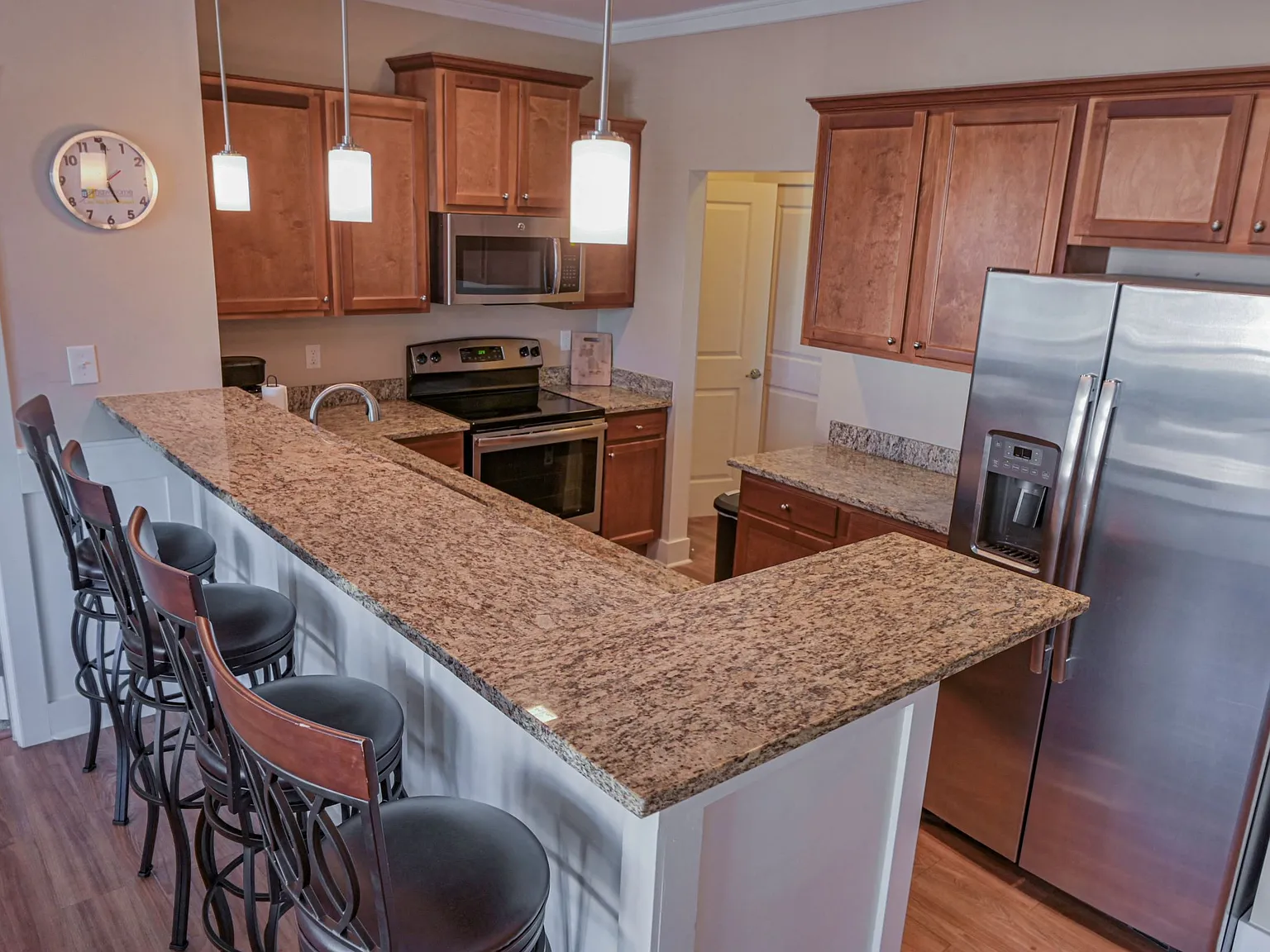 Grand View Luxury Apartments — Photo 2