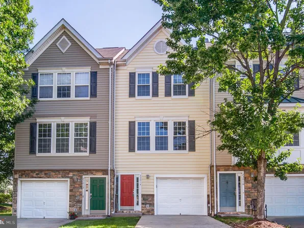 23014 Fontwell Sq, Sterling, VA 20166