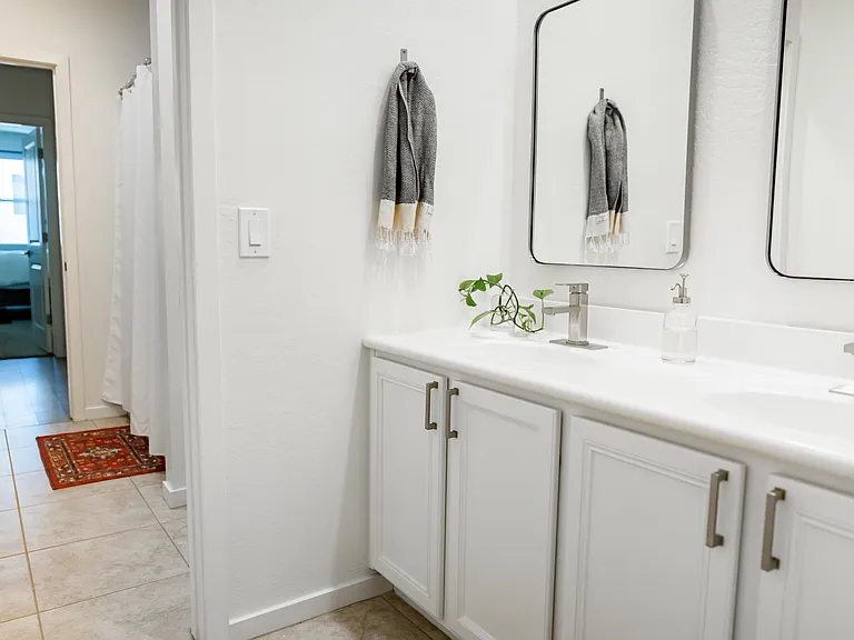 21347 W Holly St — Photo 4