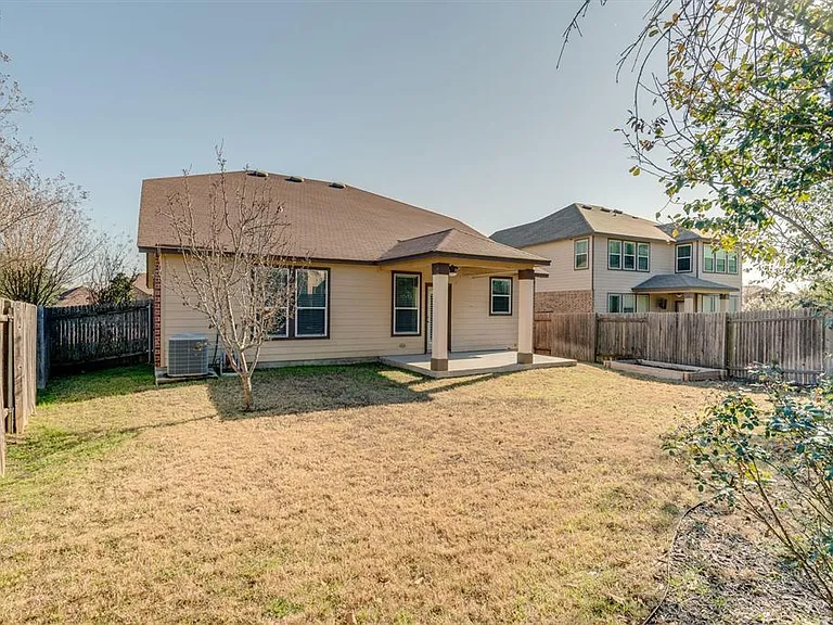 1109 Sussex Pl — Photo 17