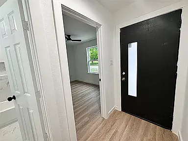 2910 Bourland St #B — Photo 3