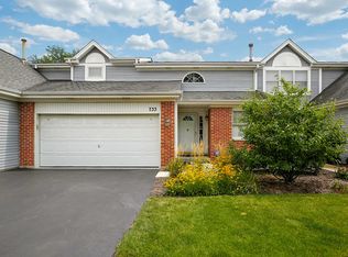 733 Hoover Dr, Carol Stream, IL 60188