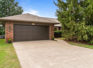 1446 E Powell St, Springfield, MO 65804