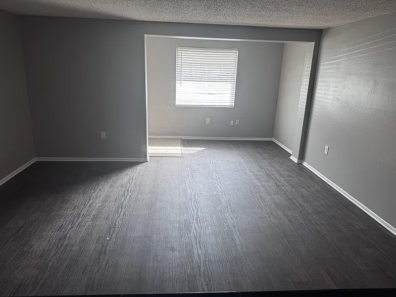 2 bed, 2.0 bath, 1000 sqft, $1,595 — Photo 2