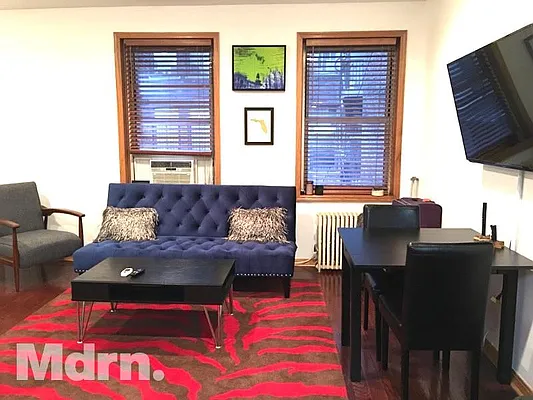 Rented by Mdrn Residential | media 6