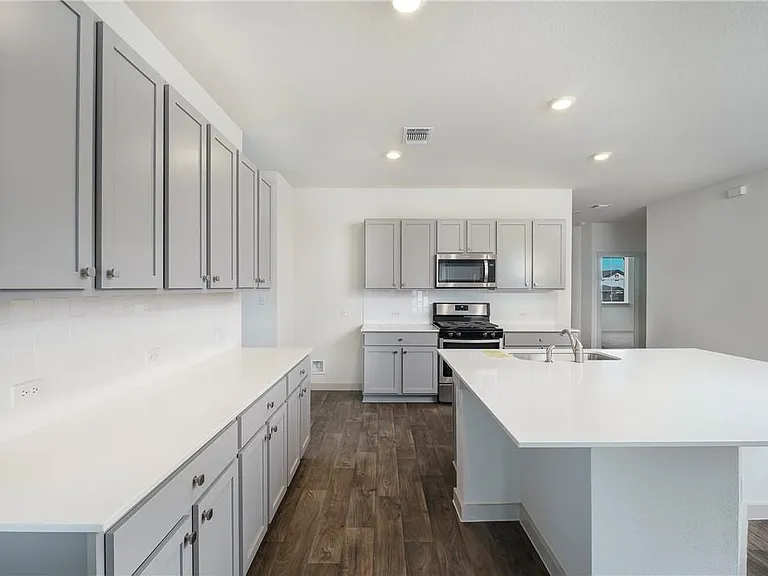 128 Big Sandy Creek Dr — Photo 3