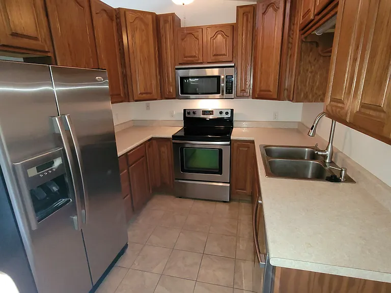 627 Highline Dr — Photo 4