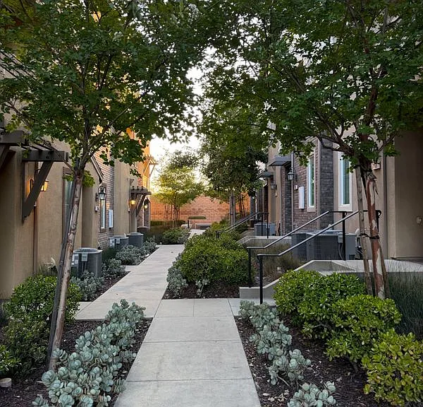 7366 Solstice Pl — Photo 2