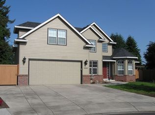 1060 Diamond St, Springfield, OR 97477