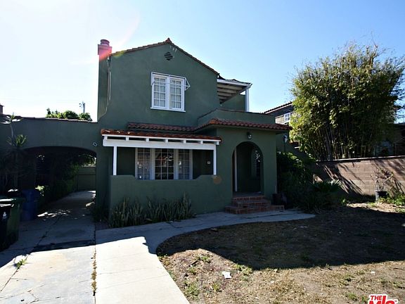 3rd image of 107 S Larchmont Blvd
