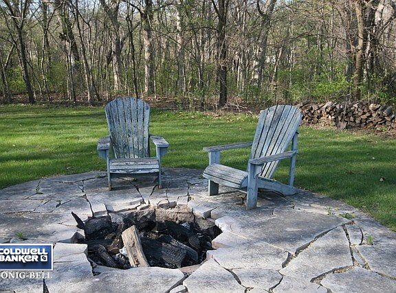 Yard/Garden-The Setting offers a Quiet Place to Retreat!