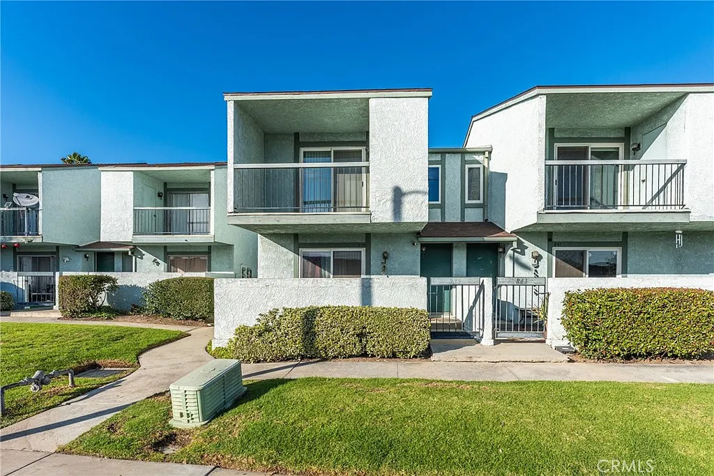 839 Richland St photo 1