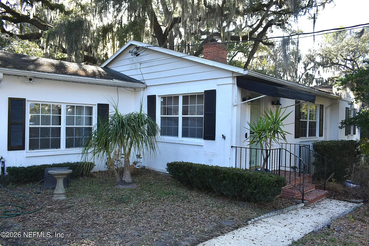 Building Photo - 2836 Ionic Ave