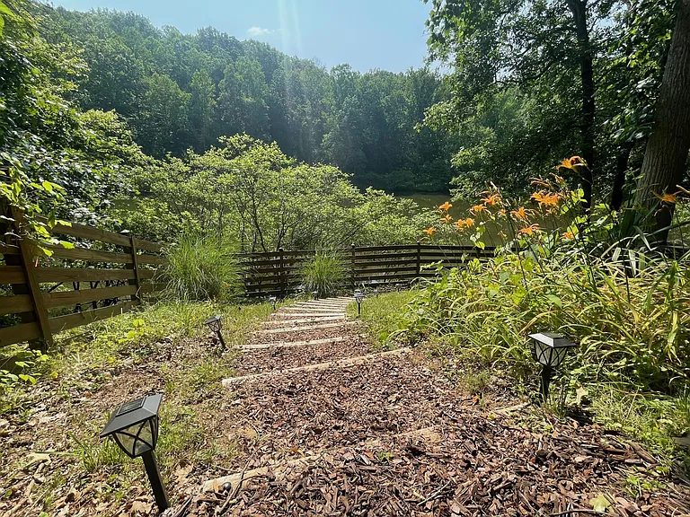 308 Pine Dr — Photo 36