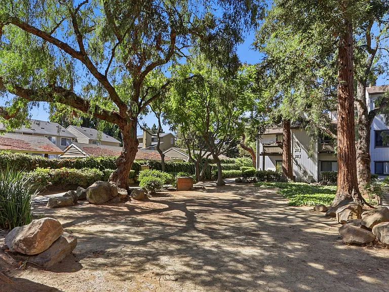 1850 Tradan Dr — Photo 38