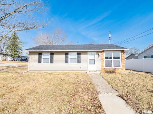 502 Briargate Rd, Washington, IL 61571