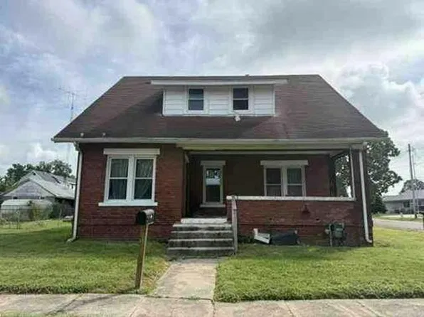 315 S Madison St, Lewistown, IL 61542