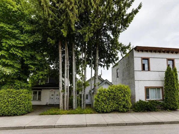 4756 Fraser St, Vancouver, BC V5V 4H3