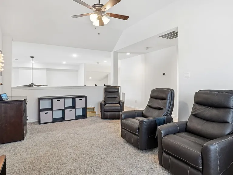 3909 Hogan Manor Dr — Photo 17